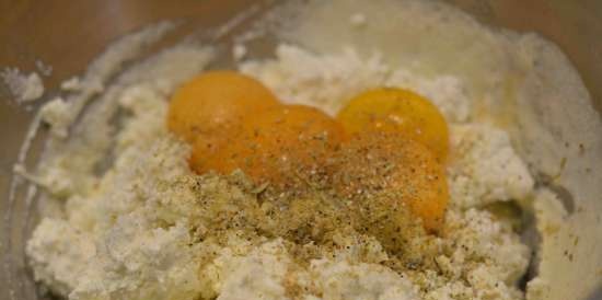 Pastel de cuajada de caramelo de pera invertida