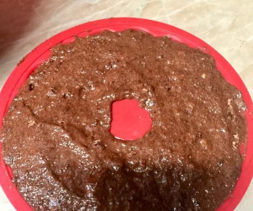 Torta al cioccolato con ciliegie senza farina e zucchero