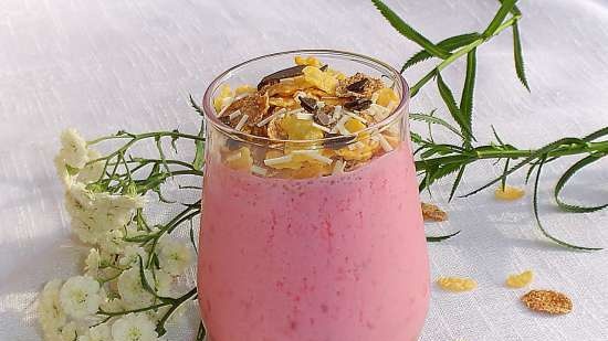 Frullato di yogurt alla fragola e more