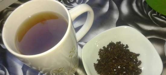 Té fermentado elaborado con hojas de jardín y plantas silvestres (clase magistral)