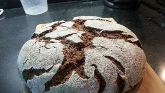 Pane nero con lievito naturale di segale e malto