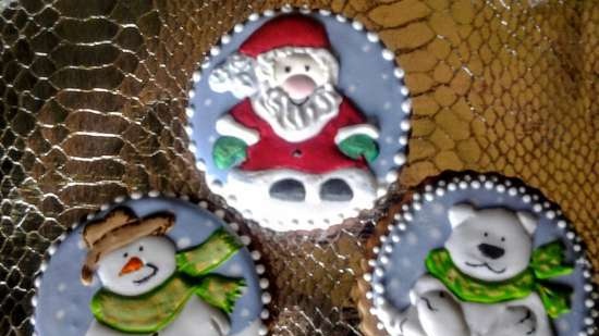 We decorate gingerbread cookies, cookies