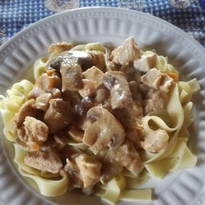 Chicken with mushrooms and vegetables in a creamy sauce