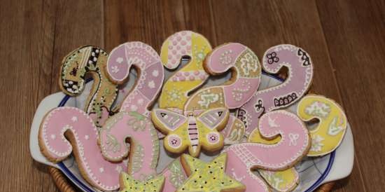 We decorate gingerbread cookies, cookies