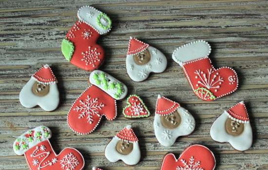 We decorate gingerbread cookies, cookies