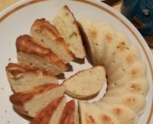 Torta di panna acida con prugne