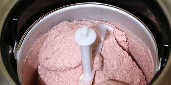 Ice Cream Strawberry Cream sa Kenwood Kitchen Machine 086/096