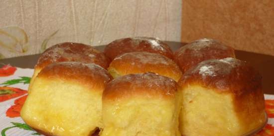 Buchteln buns (Buchtel) con ripieno di crema