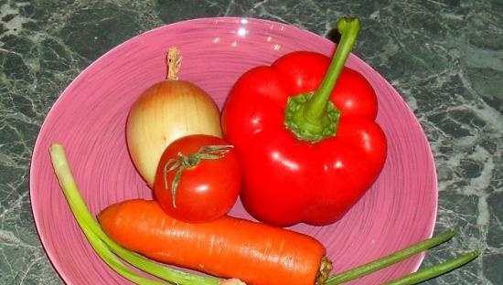 Deliciós sopar: costelles especials amb farciment, amb puré de patates i juliana