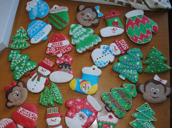 We decorate gingerbread cookies, cookies