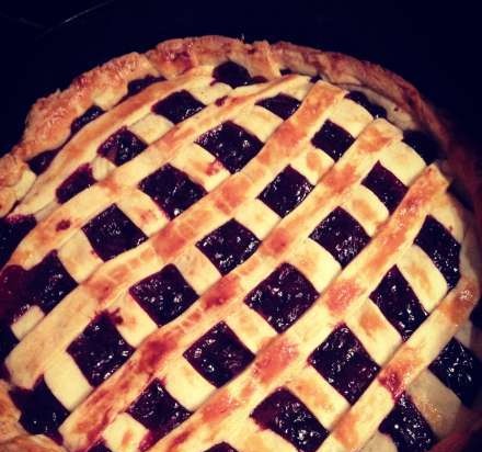 Frozen cherry pie