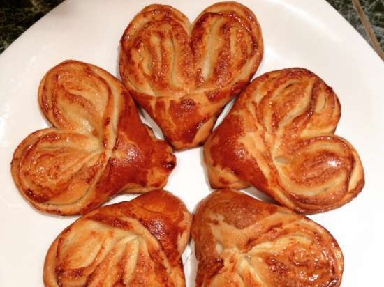 Buns with sugar and poppy seeds