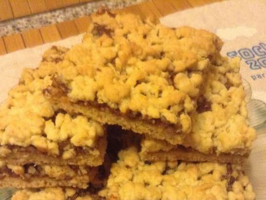 Biscotti di pasta frolla al caramello e noci