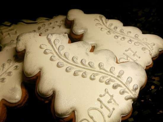 Pinalamutian namin ang cookies ng gingerbread, cookies