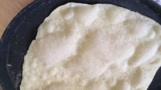 Flatbread (Chapati) van Batat en griesmeel in pizza-maker van Princess (chapatnice)