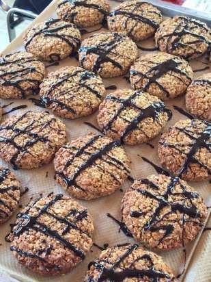 Galletas de cereales con mantequilla de maní y miel