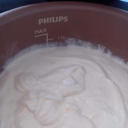 Cheesecake cu caș și lămâie într-un multicooker Philips HD3060 / 03