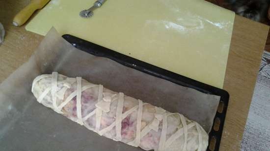 Strudel de poma-llimoner sobre massa universal filo