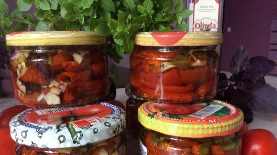 Pomodori secchi al forno in olio profumato (cottura e conserve)