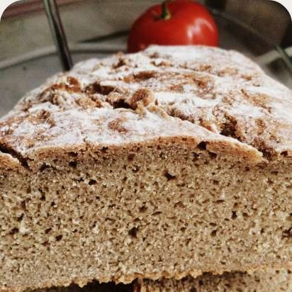 Pane di segale Senza niente (forno, macchina per il pane, pentola a cottura lenta)