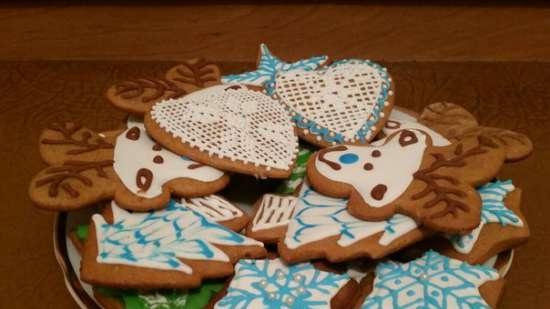 We decorate gingerbread cookies, cookies