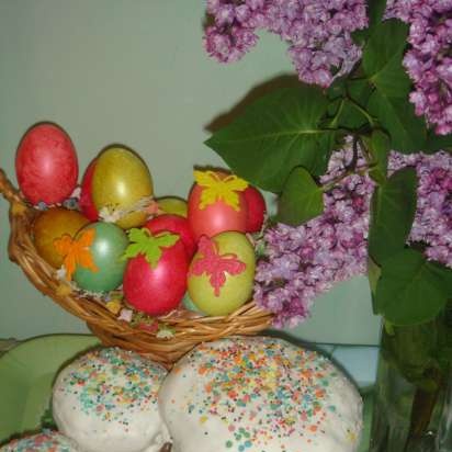 Examples of decorating Easter cakes and Easter