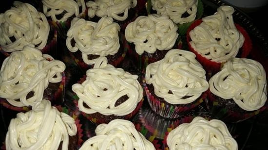 Cupcakes al cioccolato con crema di liquore