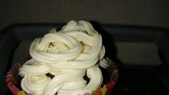 Cupcakes al cioccolato con crema di liquore