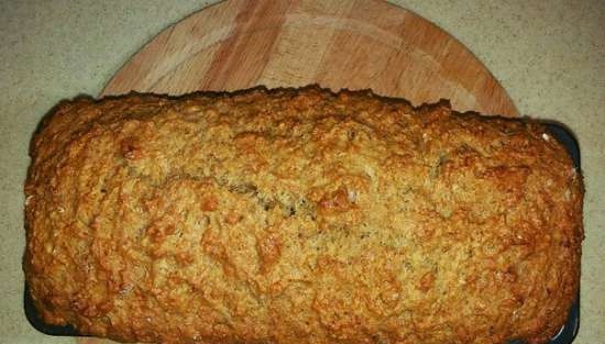 Volkoren honingkoek met veenbessen en chocolade (optie met maanzaad) in de oven