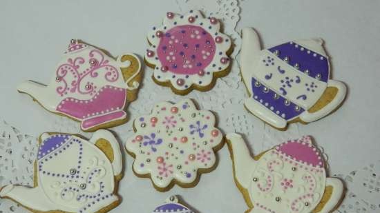 We decorate gingerbread cookies, cookies