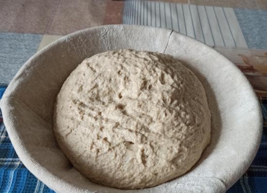 Pan di Spagna in un calderone