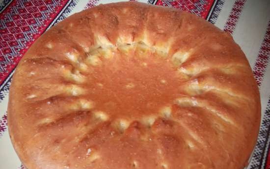 Torta con cavolo, uova e formaggio