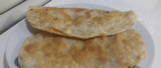 Chebureks على عجينة البيرة (صانع شطائر Steba)