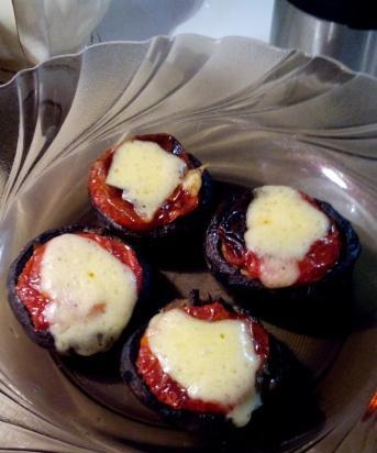 Champignons baked with suluguni in Georgian style