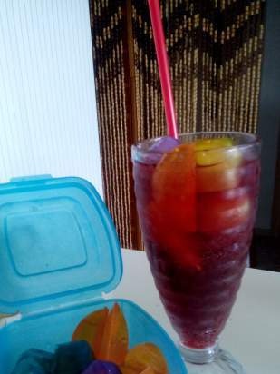 Aproape Sangria (băutură răcoritoare nealcoolică)