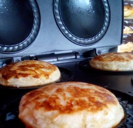 Khachapuri szybko w inny sposób w grillu kontaktowym VVK