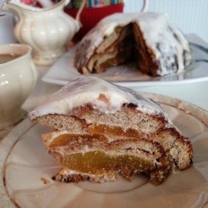 Torta di panpepato con banane e panna acida (senza cottura)