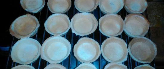 Manipis na simpleng malutong tartlets Para sa lahat