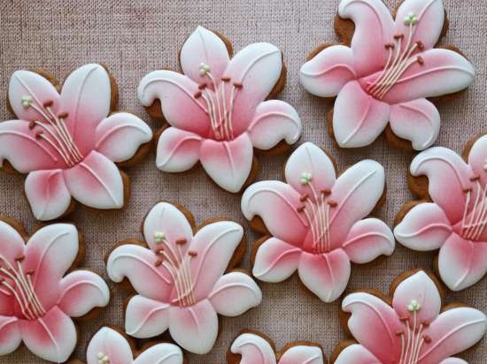 Decoramos galletas de jengibre, galletas