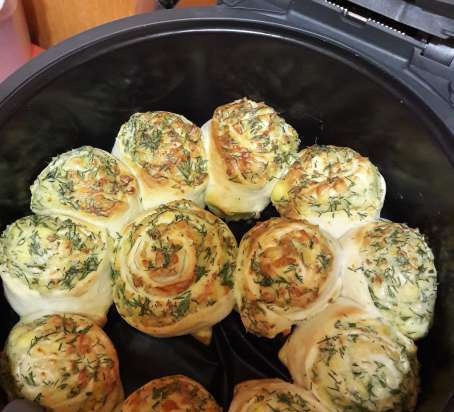 Garlic rolls with cheese, from flatbread dough