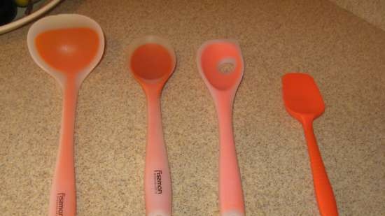 Silicone items (molds, rugs, tassels, gloves, etc.)