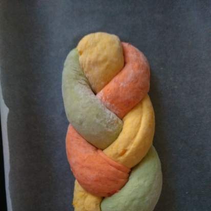 Pane tricolore (senza colorante)