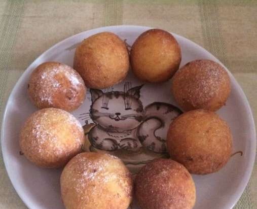 Ciambelle alla cagliata con cannella