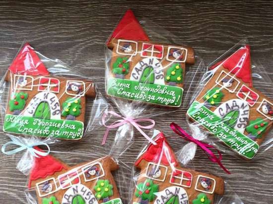 Pinalamutian namin ang cookies ng gingerbread, cookies