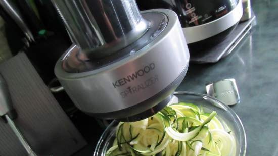 Σπειροειδής ελικόπτης (slicer, spiralizer) για την κοπή λαχανικών και φρούτων