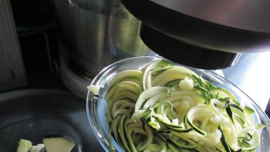 Veggie bullet 3 in 1: spiralizer, vegetable cutter, slicer