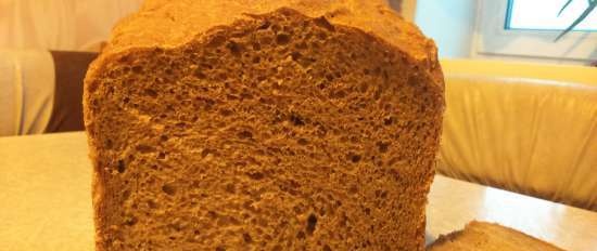 Pane Selyansky con lievito naturale in una macchina per il pane