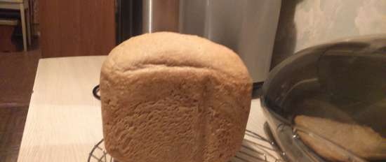 Pane Selyansky con lievito naturale in una macchina per il pane