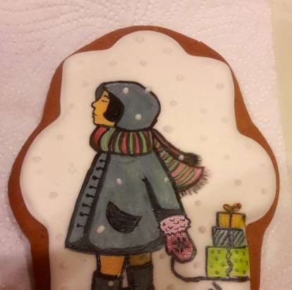 We decorate gingerbread cookies, cookies