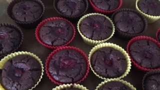 Muffin alla crema pasticcera al cioccolato